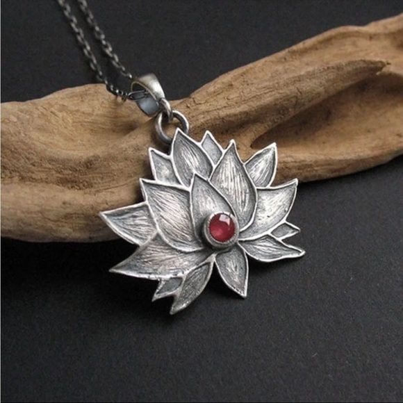 Jewelry - Bohemian Lotus Flower Pendant Necklace